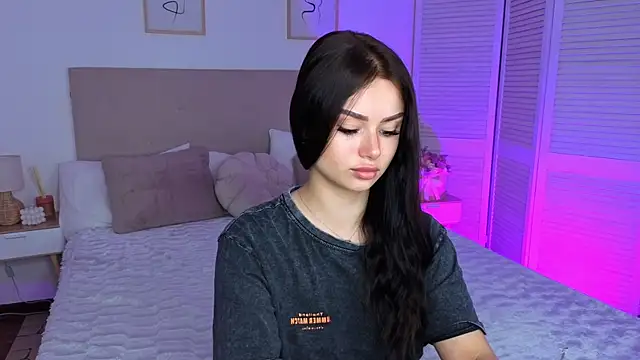 Snapshot of Silena_sky chatting on 07-12-26, 06:37 Silena sky online show from 07-12-26, 06:37