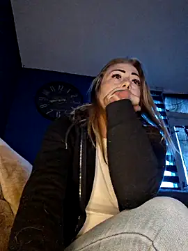 dewimp1 online show from 04-27-26, 06:39