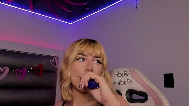 Snapshot of adhalee_js chatting on 02-19-26, 08:05 adhalee js online show from 02-19-26, 08:05