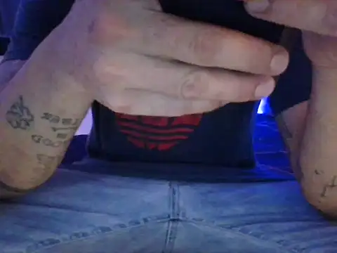Snapshot of MRdxxx444 chatting on 04-26-26, 01:47 MRdxxx444 online show from 04-26-26, 01:47