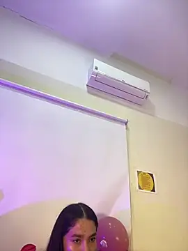 Snapshot of JuliaaVega chatting on 02-12-26, 12:11 JuliaaVega online show from 02-12-26, 12:11