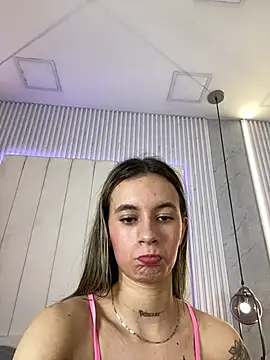 Snapshot of JuliaColemann chatting on 01-31-26, 07:11 JuliaColemann online show from 01-31-26, 07:11