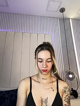 Snapshot of JuliaColemann chatting on 02-05-26, 12:21 JuliaColemann online show from 02-05-26, 12:21