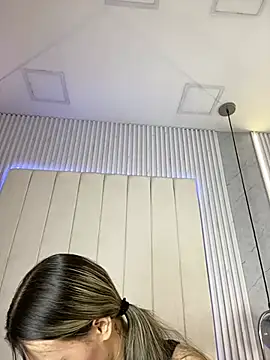 Snapshot of JuliaColemann chatting on 02-08-26, 12:08 JuliaColemann online show from 02-08-26, 12:08