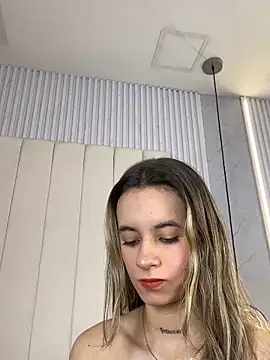 Snapshot of JuliaColemann chatting on 02-11-26, 12:10 JuliaColemann online show from 02-11-26, 12:10