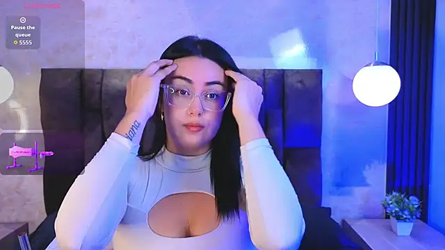 Snapshot of vicky_grey chatting on 05-02-26, 12:10 vicky grey online show from 05-02-26, 12:10