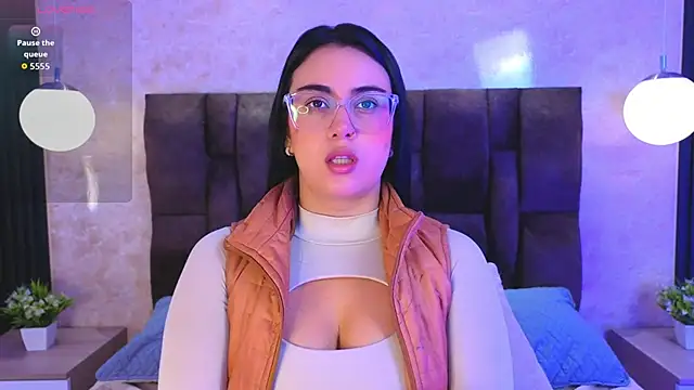 Snapshot of vicky_grey chatting on 05-31-26, 12:34 vicky grey online show from 05-31-26, 12:34