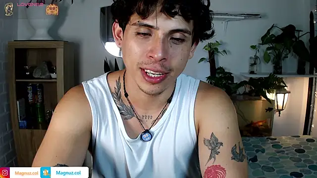 Snapshot of Magnuz_Col chatting on 06-10-26, 01:39 Magnuz Col online show from 06-10-26, 01:39