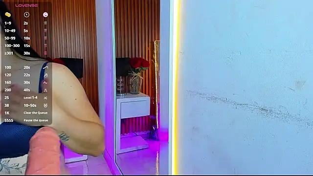 whitney white  online show from 03-09-26, 08:13