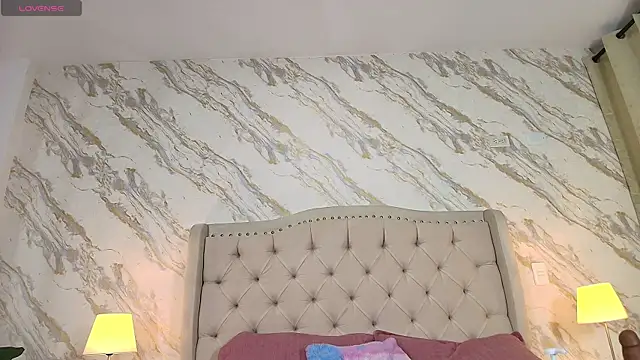 isabella rossee  online show from 04-18-26, 09:48