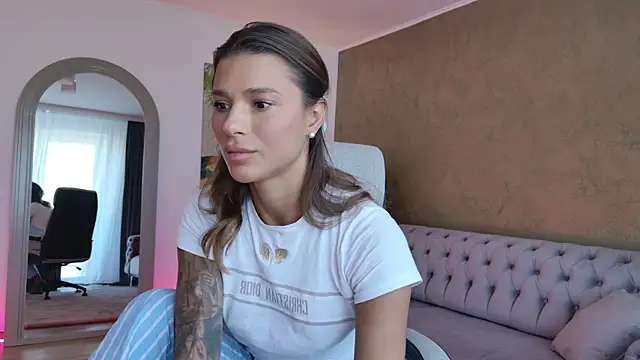 Lenna Godess online show from 09-28-25, 05:57