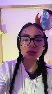Snapshot of _Lucycherry chatting on 06-05-26, 11:21 Lucycherry online show from 06-05-26, 11:21