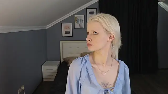 Snapshot of Naomi_Demio chatting on 02-13-26, 08:21 Naomi Demio online show from 02-13-26, 08:21