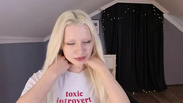 Snapshot of Naomi_Demio chatting on 02-21-26, 09:10 Naomi Demio online show from 02-21-26, 09:10