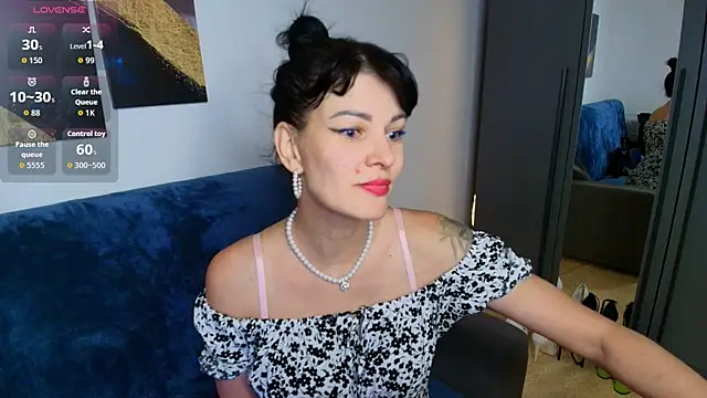 Snapshot of Agata__Moore chatting on 06-07-26, 01:54 Agata Moore online show from 06-07-26, 01:54