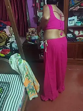 Snapshot of Little-Roshni chatting on 02-01-26, 04:49 Little-Roshni online show from 02-01-26, 04:49