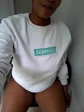 Barbieee1301 online show from 02-15-26, 09:41