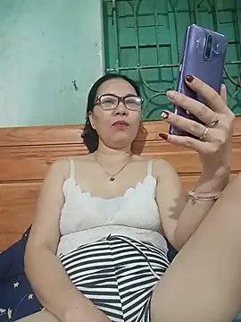 Snapshot of Nuna_689 chatting on 06-19-26, 01:59 Nuna 689 online show from 06-19-26, 01:59