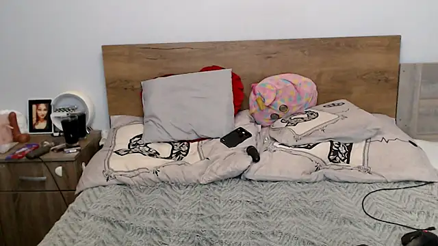 HiddendesireXO01 online show from 03-12-26, 07:53