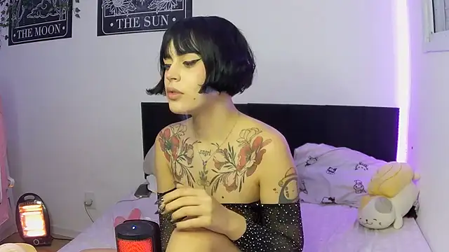 Snapshot of ariane_kimiko chatting on 06-26-26, 02:49 ariane kimiko online show from 06-26-26, 02:49