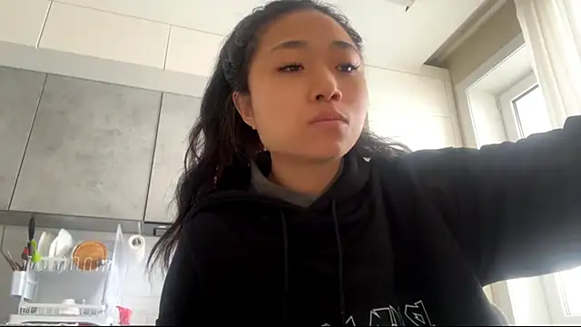 SweetMiaXO online show from 03-12-26, 02:07