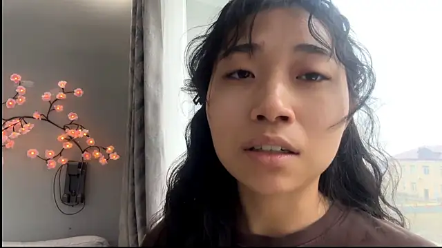 SweetMiaXO online show from 04-21-26, 01:42