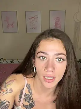 Snapshot of ValenciaTheVixenXX chatting on 02-12-26, 05:19 ValenciaTheVixenXX online show from 02-12-26, 05:19