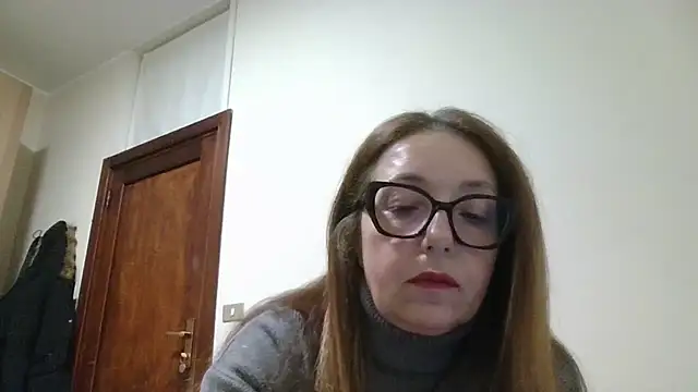 Snapshot of Miasexmilf chatting on 02-01-26, 06:39 Miasexmilf online show from 02-01-26, 06:39