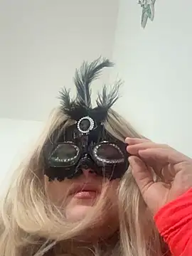 Snapshot of Azra-azrat0 chatting on 03-04-26, 04:24 Azra-azrat0 online show from 03-04-26, 04:24