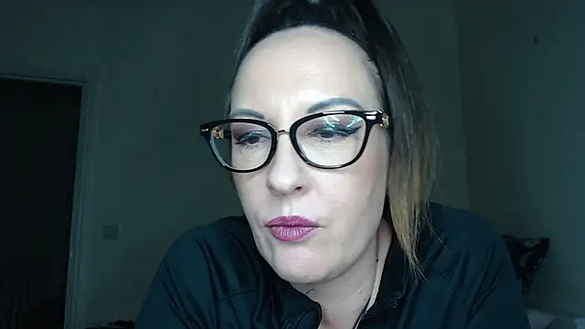 Snapshot of PsychicDominatrix chatting on 02-10-26, 08:35 PsychicDominatrix online show from 02-10-26, 08:35