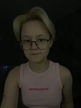 LuunaDorean online show from 02-13-26, 07:21