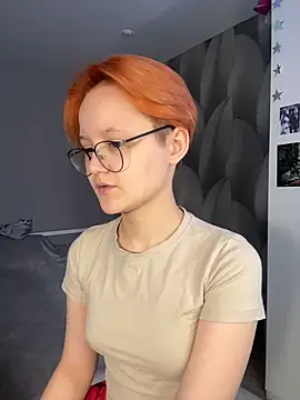 LuunaDorean online show from 02-22-26, 09:52