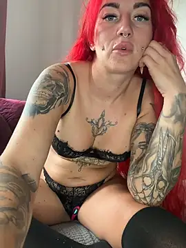 Snapshot of MrsRedFoxy chatting on 07-06-26, 11:18 MrsRedFoxy online show from 07-06-26, 11:18