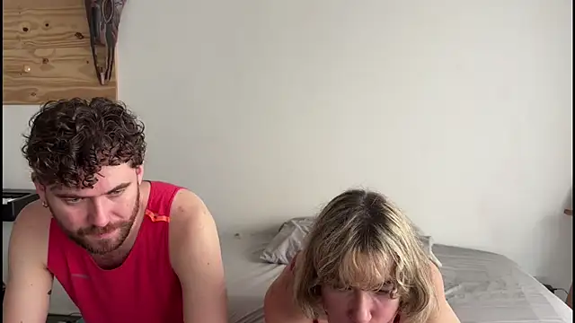 Snapshot of DomAtHome chatting on 04-15-26, 02:46 DomAtHome online show from 04-15-26, 02:46