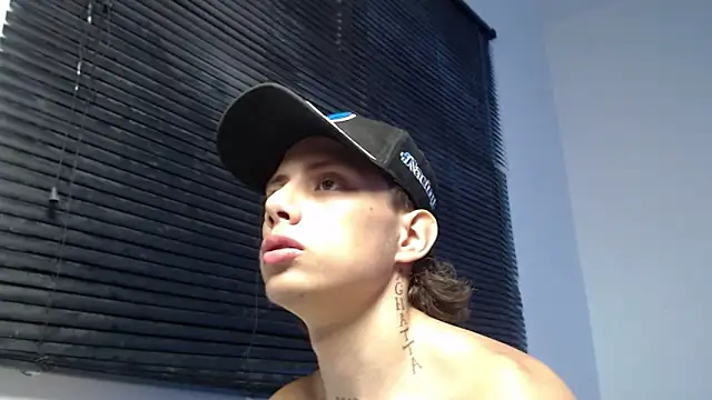 Snapshot of Didi_hard chatting on 02-14-26, 10:12 Didi hard online show from 02-14-26, 10:12