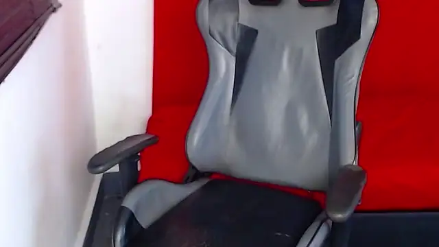 Snapshot of Didi_hard chatting on 02-17-26, 12:12 Didi hard online show from 02-17-26, 12:12