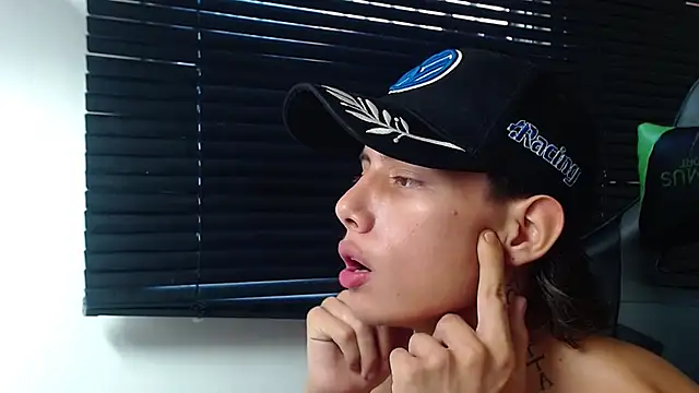 Snapshot of Didi_hard chatting on 02-18-26, 03:19 Didi hard online show from 02-18-26, 03:19