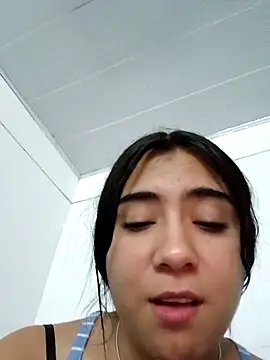 Snapshot of Ailen-cute chatting on 02-25-26, 04:44 Ailen-cute online show from 02-25-26, 04:44