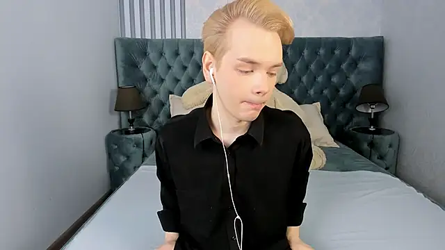 Snapshot of Je_Salvatore chatting on 02-04-26, 07:47 Je Salvatore online show from 02-04-26, 07:47