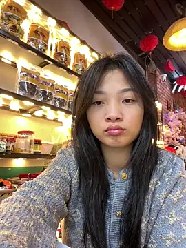 Lyn-be99 online show from 04-01-26, 12:00