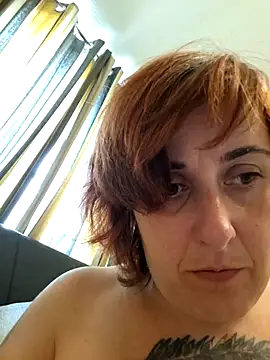 Snapshot of Tiara_XOX chatting on 08-04-26, 10:18 Tiara XOX online show from 08-04-26, 10:18
