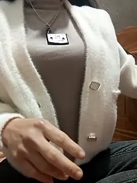 Snapshot of Kowew-nkie chatting on 02-12-26, 01:44 Kowew-nkie online show from 02-12-26, 01:44