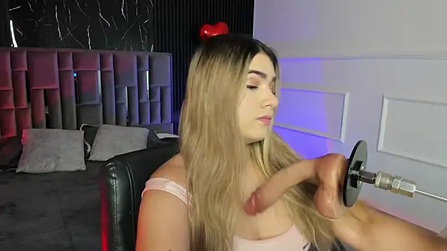 Snapshot of Liiahfontaine chatting on 02-20-26, 11:22 Liiahfontaine online show from 02-20-26, 11:22