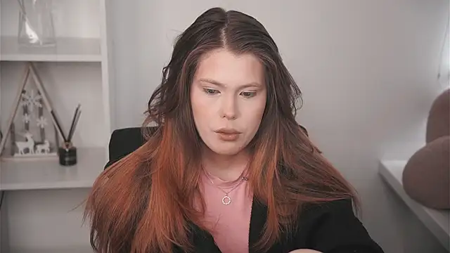 MarnieWootan online show from 02-25-26, 04:44