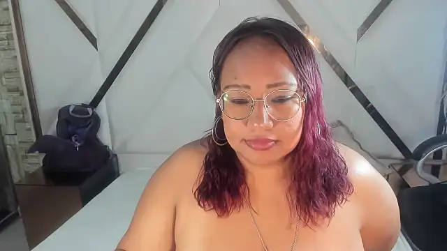 Snapshot of Shara_Oz chatting on 02-16-26, 02:51 Shara Oz online show from 02-16-26, 02:51