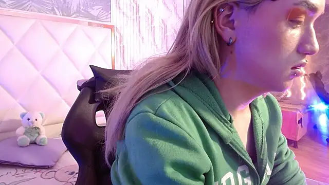 Snapshot of NOOAH_TAY chatting on 02-09-26, 03:32 NOOAH TAY online show from 02-09-26, 03:32