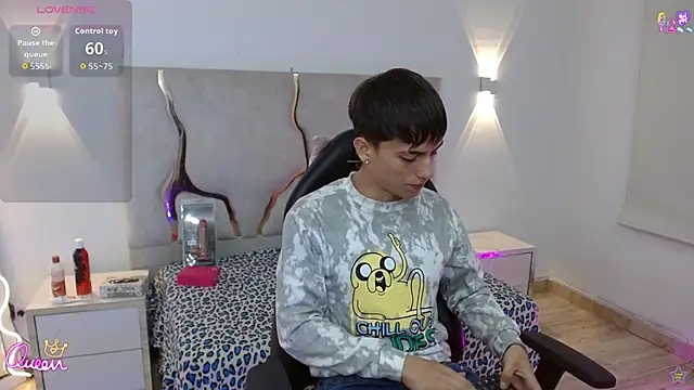 Snapshot of EVAN_TAY chatting on 02-25-26, 02:43 EVAN TAY online show from 02-25-26, 02:43