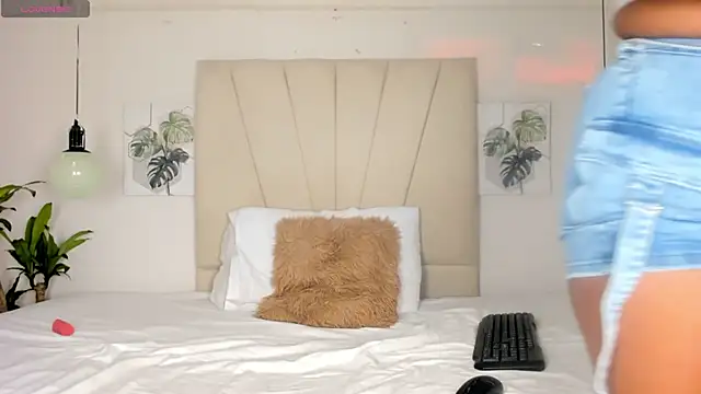 Snapshot of Ashley_Ebony__ chatting on 02-04-26, 12:55 Ashley Ebony online show from 02-04-26, 12:55