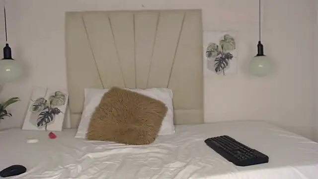 Snapshot of Ashley_Ebony__ chatting on 02-24-26, 12:36 Ashley Ebony online show from 02-24-26, 12:36