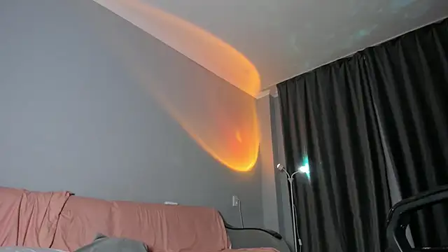 Snapshot of emy_lovee chatting on 02-15-26, 01:46 emy lovee online show from 02-15-26, 01:46